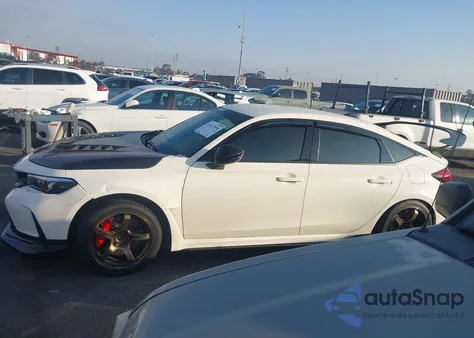 2024 Honda Civic Type R z USA, uszkodzony, nr VIN JHMFL5G4XRX001800